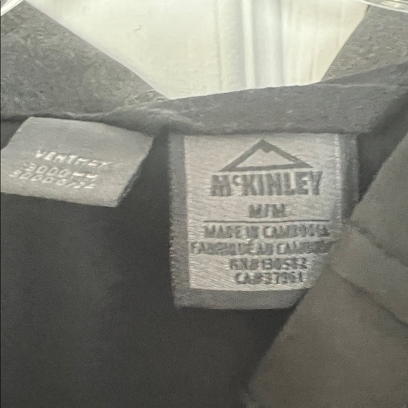 McKinley Black Windbreaker for Men - Picture 2 of 3